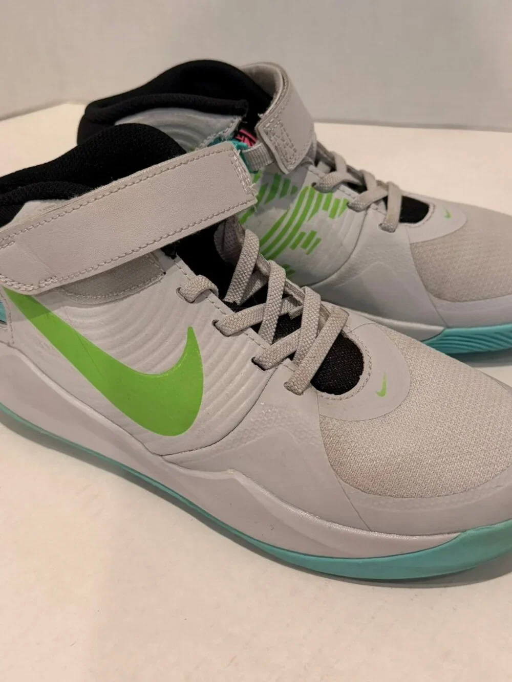 Nike Kids' Team Hustle D 9 basketball shoes